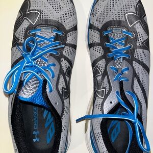 Under armor Men’s Size 13 athletic shoes in Silver & blue 🩶💙🤍